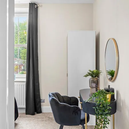 30 Percent Off! 5 Bed In - Games - Parking - Hot-tub Tatil Evi