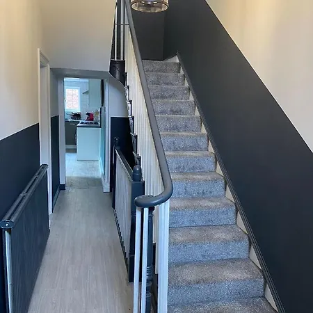 30 Percent Off! 5 Bed In - Games - Parking - Hot-tub