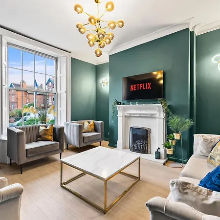 Tatil Evi 30 Percent Off! 5 Bed In - Games - Parking - Hot-tub *