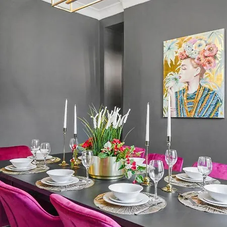 30 Percent Off! 5 Bed In - Games - Parking - Hot-tub Whitby