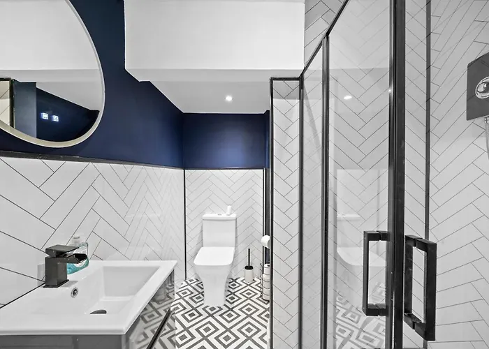30 Percent Off! 5 Bed In - Games - Parking - Hot-tub Feriehus