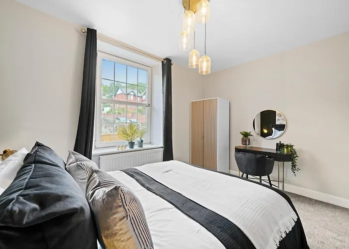 Feriehus 30 Percent Off! 5 Bed In - Games - Parking - Hot-tub *