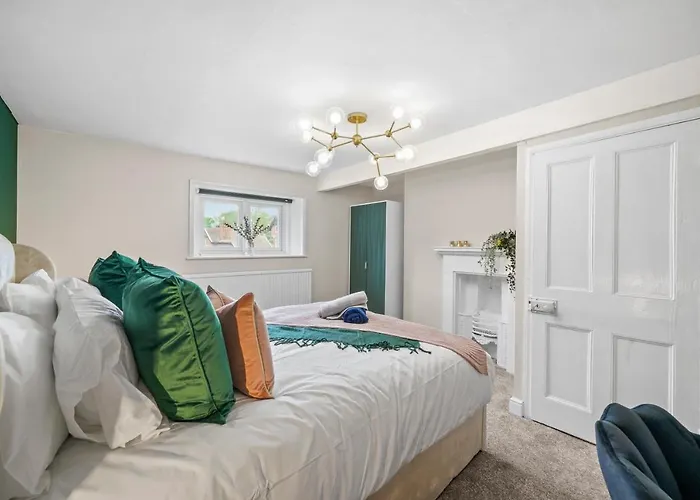 30 Percent Off! 5 Bed In - Games - Parking - Hot-tub