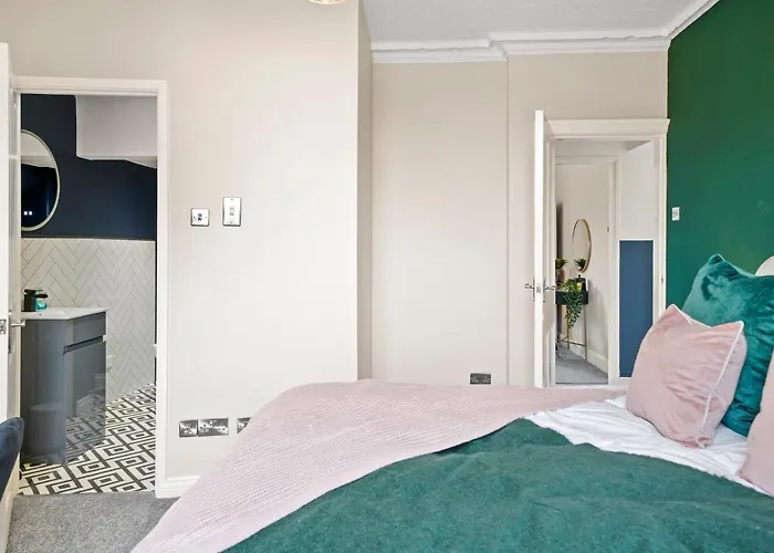 Feriehus 30 Percent Off! 5 Bed In - Games - Parking - Hot-tub *