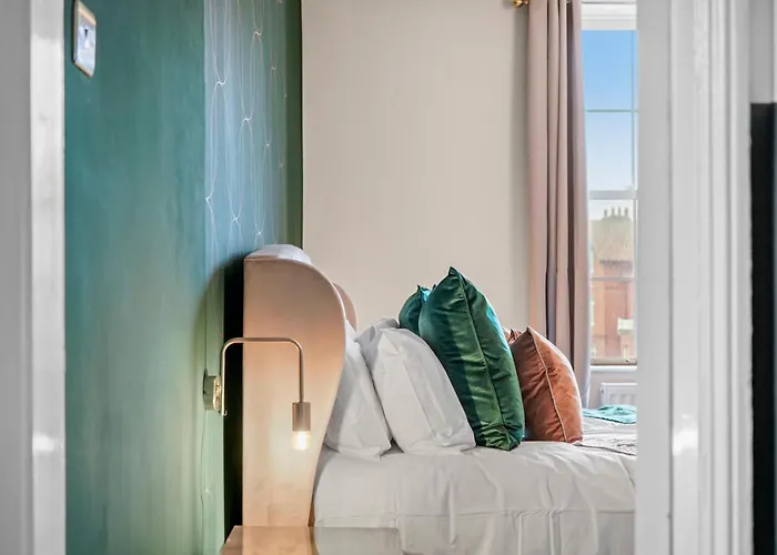 30 Percent Off! 5 Bed In - Games - Parking - Hot-tub Feriehus *