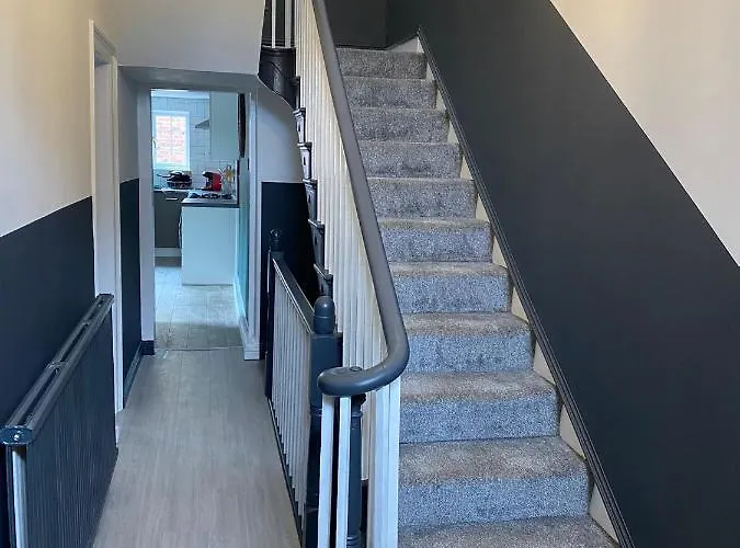 30 Percent Off! 5 Bed In - Games - Parking - Hot-tub