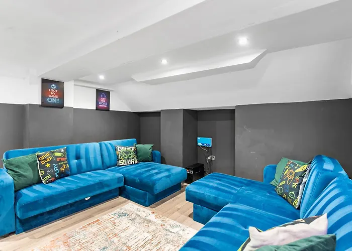 30 Percent Off! 5 Bed In - Games - Parking - Hot-tub Feriehus *