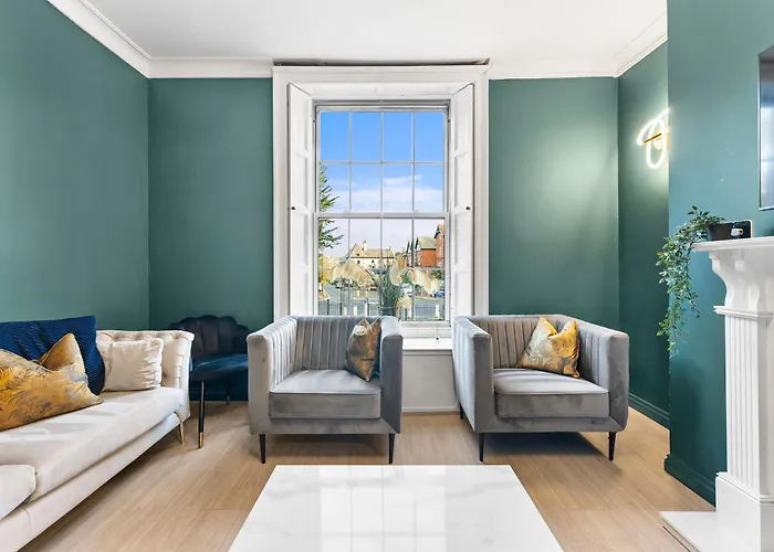 30 Percent Off! 5 Bed In - Games - Parking - Hot-tub * Whitby