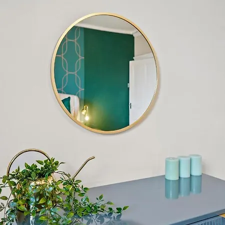 30 Percent Off! 5 Bed In - Games - Parking - Hot-tub *